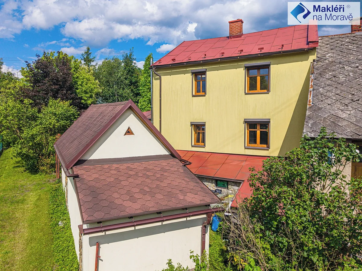 Prodej rodinného domu 223 m², pozemek 1019 m²